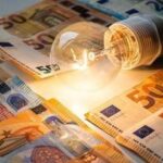 Bollette della luce, in arrivo il bonus di 55 euro contro il caro energia