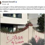 Donzelli pubblica foto scritta su muro: 'Spara a Giorgia' a firma Br, non ci fermeremo