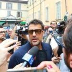 Fabrizio Corona multato dalla Consob per 200mila euro, ha violato il regolamento Ue sulle criptovalu...