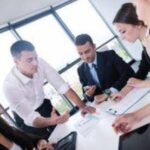 Giovani in fuga dall'Italia, sono 630mila tra il 2011 e il 2024: cosa dicono i dati del Cnel?