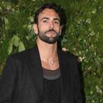 Mengoni versione Grinch, la confessione sui social: Mi fa schifo il Natale
