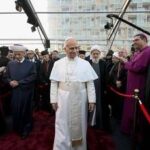 Papa, ultimo giorno in Libano: visita all'ospedale psichiatrico e poi al porto di Beirut