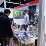Più libri più liberi, tanti in fila davanti allo stand di 'Passaggio al Bosco'. E anche Giannini dà ...