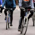 Spari contro gruppo di ciclisti, a colpire un 25enne incensurato perché li detesta