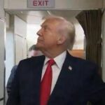 Trump e il bagno occupato sull'Air Force One: C’è qualcuno lì dentro?