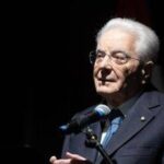 Ucraina-Russia, Mattarella: Irresponsabile e inammissibile ridefinire confini con la forza