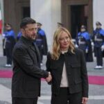 Zelensky da Meloni a Palazzo Chigi: Di lei mi fido. Io sempre pronto a elezioni