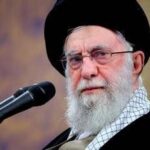 Iran, Khamenei agli Usa: Navi da guerra nel Golfo? Più pericolosa l'arma che può affondarle