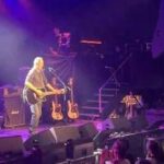 Springsteen suona a sorpresa a Minneapolis, sulla chitarra 'Arrest the President'