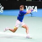 United Cup, Italia-Svizzera 1-1: Paolini ko, poi super Cobolli batte Wawrinka. Decide il doppio mist...
