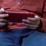 Valditara lancia l'allarme: Bambini di sei anni già sui siti porno. L'appello ai genitori