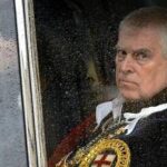 A Sandringham umiliazione per l'ex principe Andrea, il personale si rifiuta di servirlo