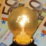 Decreto energia, tagli alle bollette: quanto si potrebbe risparmiare