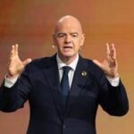 Fifa, l'assist di Infantino a Putin: L'esclusione della Russia ha creato odio, va rivista