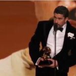 Grammy 2026, Bad Bunny contro l'Ice: Non siamo selvaggi