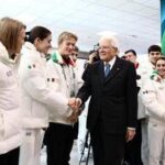 Mattarella al Villaggio olimpico: dal pranzo con gli atleti al regalo ricevuto dagli azzurri, la vis...