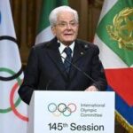 Milano Cortina, Mattarella e lo 'show' in tram con Valentino Rossi per la cerimonia