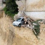 Niscemi, auto in bilico precipita nel burrone: era il simbolo della frana