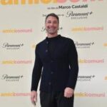 Raoul Bova in 'Amici comuni': Il telefono è il terzo incomodo in una coppia
