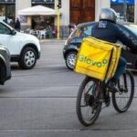 Rider sfruttati, procura Milano dispone controllo giudiziario per Glovo Foodinho