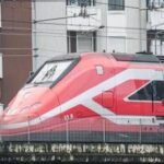 Sabotaggi su linee dell'Alta velocità, treni in ritardo e rallentamenti. Salvini: Atti criminali