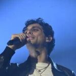 Sanremo 2026, Bresh ospite del Suzuki stage: chi è il cantante di 'La tana del granchio'