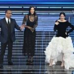 Sanremo, Irina Shayk illumina l'Ariston: Carlo sono qui per te