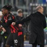 Allegri lo sostituisce, Leao 'rifiuta' l'abbraccio: cos'è successo in Lazio-Milan