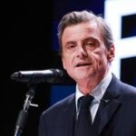 Calenda cancella ChatGPT: Scelta politica, è dalla parte di Trump