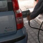 Caro carburanti, taglio delle accise ma prezzi benzina e diesel salgono ancora: cosa succede