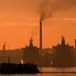Cuba, arriva petroliera russa con via libera di Trump. Presidente Usa: Non cambia niente, l'isola è...