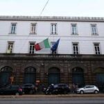 Donna accoltellata sull'autobus a Napoli, 39enne arrestato era già in cura