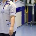 Focolaio di meningite in Uk, 29 casi e due morti nel Kent: scatta l'appello per la vaccinazione di m...