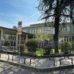 Insegnante accoltellata da studente a Bergamo, migliorano condizioni: uscita da terapia intensiva
