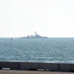 Iran, nave cinese attravera Hormuz e sfida il blocco di Trump. Oggi primi colloqui Israele-Libano - ...