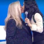 Levante dopo Sanremo: Non c'è stata censura. E poi bacia in diretta Mara Venier