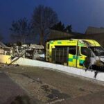 Londra, date alle fiamme ambulanze di organizzazione ebraica. Starmer: Sconvolgente incendio a sfon...