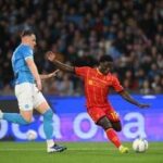 Napoli-Lecce, Banda si accascia a terra per un malore. Cos'è successo