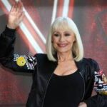 Raffaella Carrà, spunta il figlio adottivo segreto: è l'ex segretario e manager