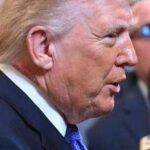 Trump e il collo arrossato, la spiegazione della Casa Bianca: Colpa di una crema