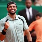 Berrettini travolge Medvedev a Montecarlo e si 'scusa' con... Carlo Verdone. Cos'è successo