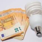 Decreto Bollette è legge, come funziona e a chi spetta il nuovo bonus di 115 euro