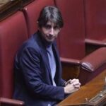 Deputati sospesi a gennaio, scintille maggioranza-opposizione alla Camera. E Donzelli infiamma l'Aul...