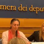 Famiglia nel bosco, la mamma: I miei figli stanno subendo una crudeltà estrema