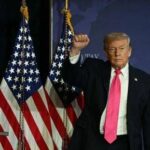 Iran riapre Hormuz, Trump mantiene il blocco navale: Ci prendiamo l'uranio. Teheran smentisce