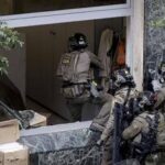 Napoli, rapina in banca con 25 ostaggi: investigatori ricostruiscono via di fuga e arrivo dei bandit...