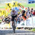 Pogacar pigliatutto, trionfa al Giro delle Fiandre per la terza volta