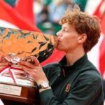 Sinner re a Montecarlo, batte Alcaraz in due set e torna numero 1 del mondo
