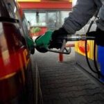 Tregua Iran-Usa e caro carburanti, per il calo dei prezzi bisognerà aspettare