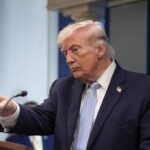 Trump: Iran ha 3 giorni per evitare disastro petrolifero. Teheran parla con Putin